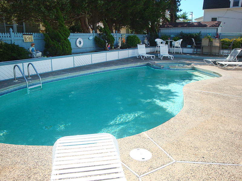 6401 PARK BLVD WILDWOOD CREST SUMMER VACATION RENTALS with POOLS at